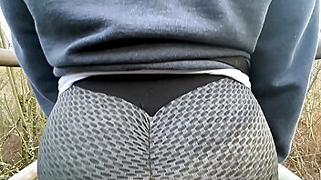 Grab public, babe groping ass, leggings park, leggings groping, groping grab